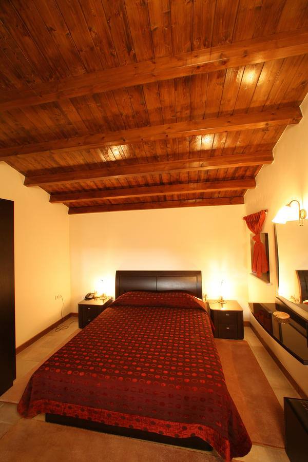 Arhontiko Parnona Hotel Karyes Room photo