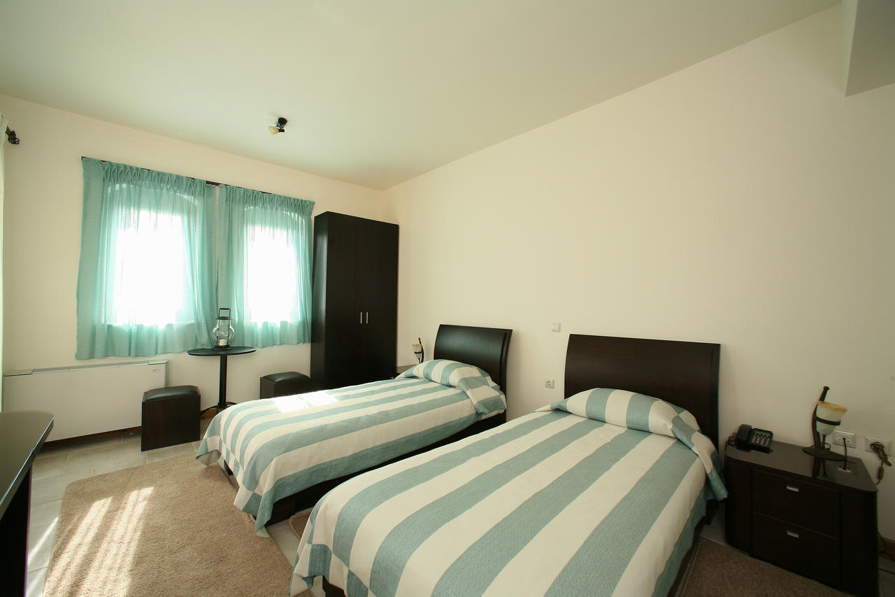 Arhontiko Parnona Hotel Karyes Room photo