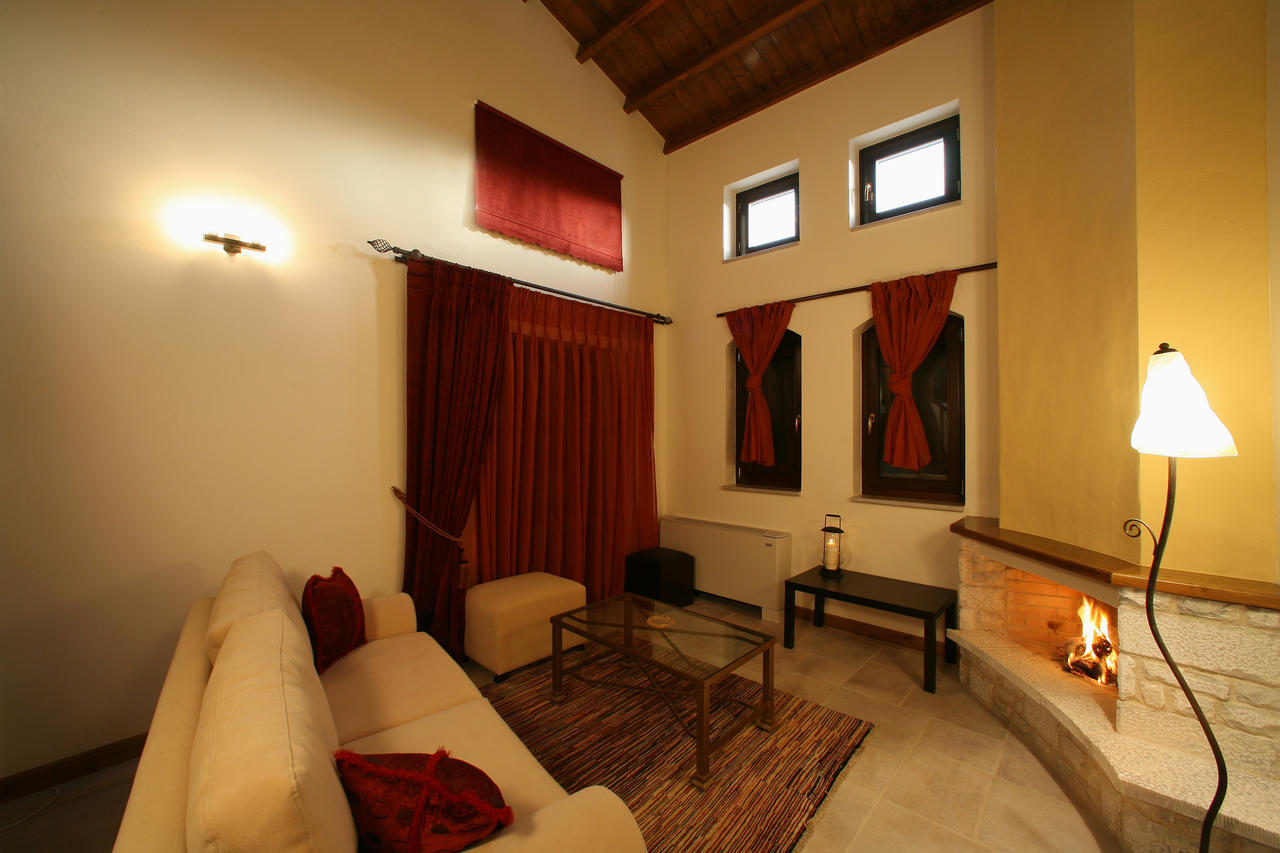 Arhontiko Parnona Hotel Karyes Room photo