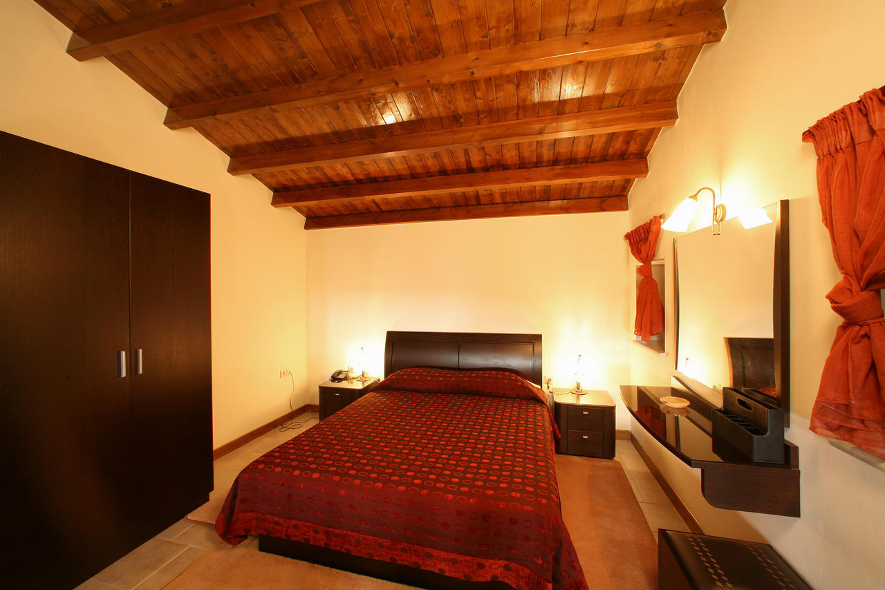 Arhontiko Parnona Hotel Karyes Room photo